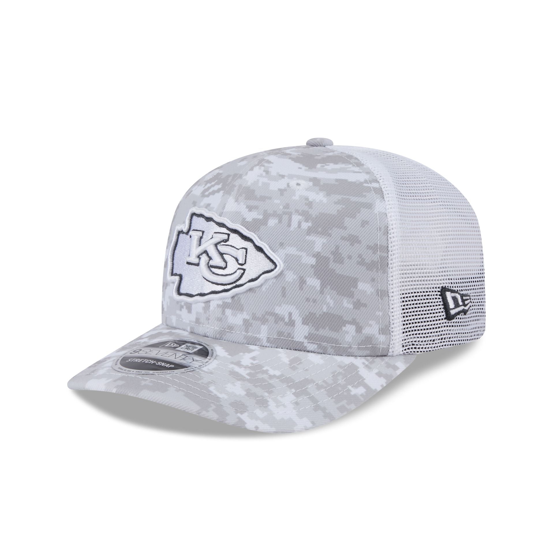 Kansas City Chiefs 2024 Salute to Service 9SEVENTY Trucker Hat