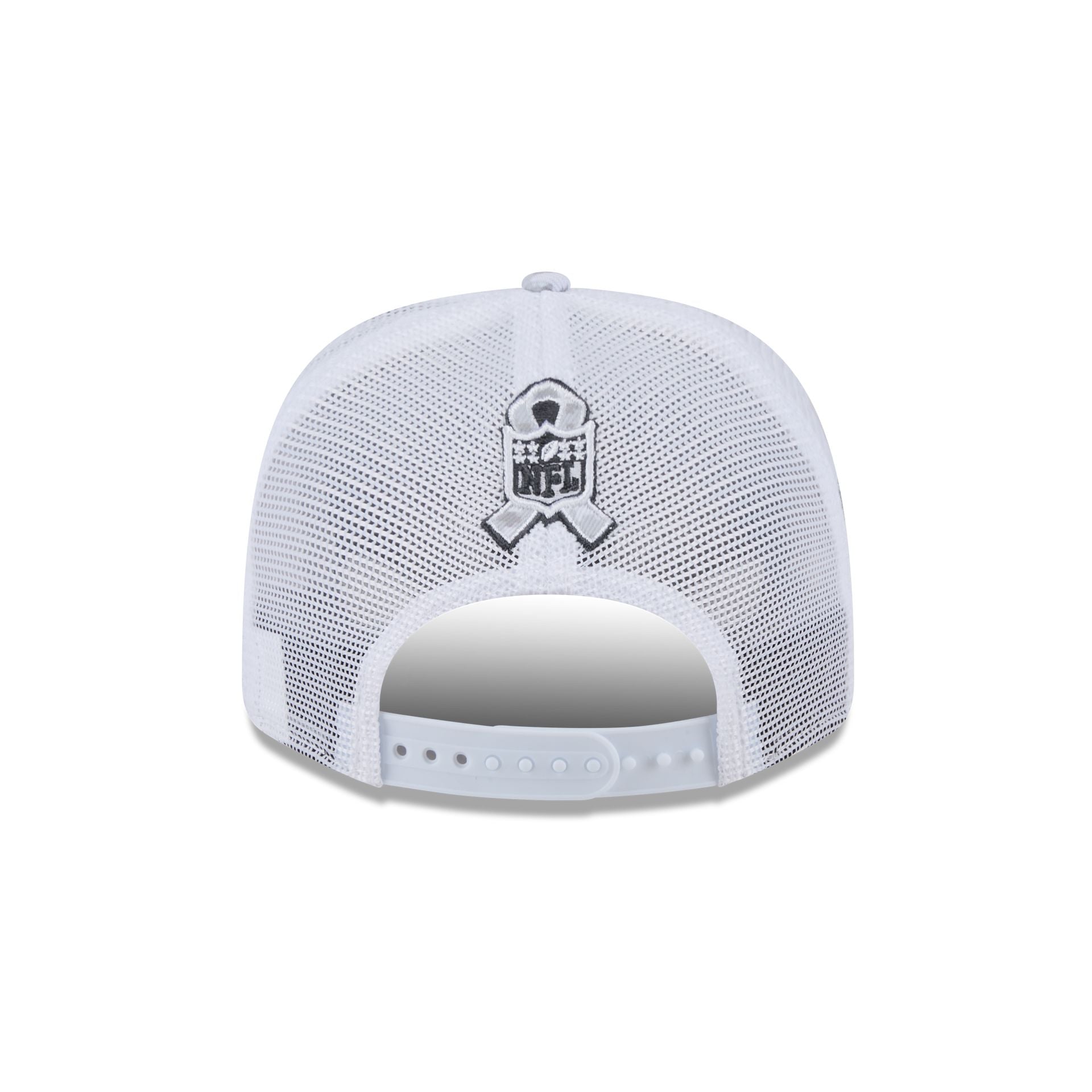 Kansas City Chiefs 2024 Salute to Service 9SEVENTY Trucker Hat