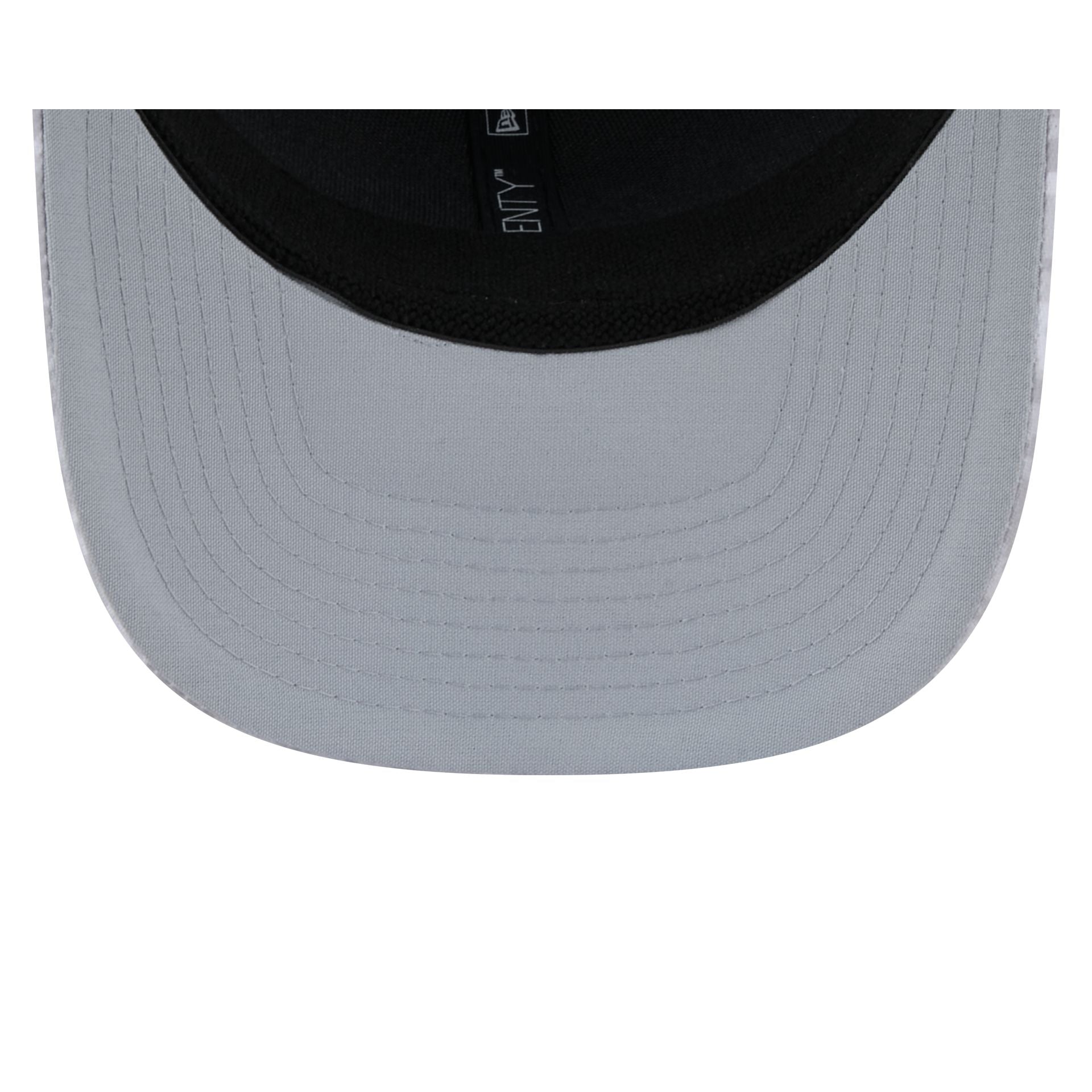 Kansas City Chiefs 2024 Salute to Service 9SEVENTY Trucker Hat