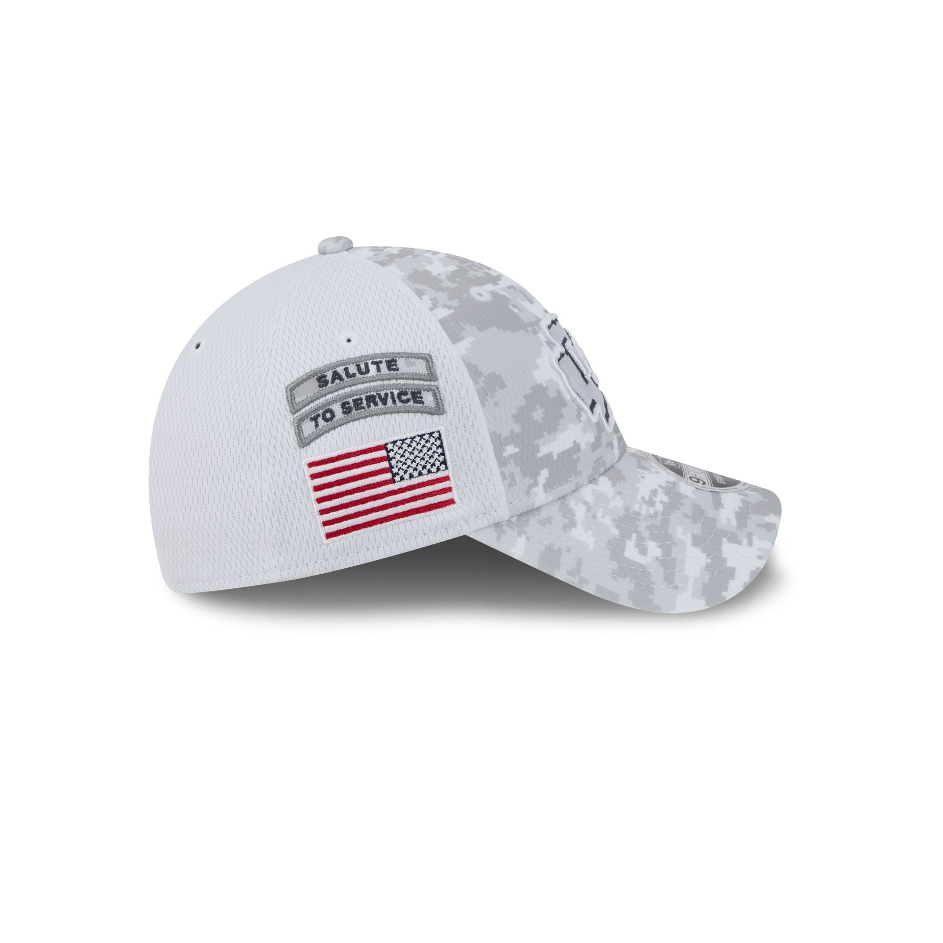 Kansas City Chiefs 2024 Salute to Service 9FORTY Stretch-Snap Hat